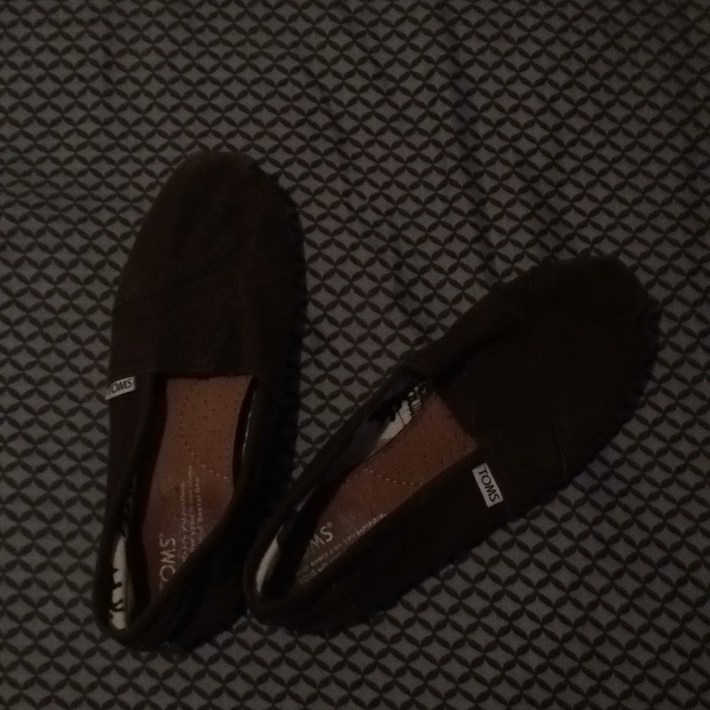 Toms